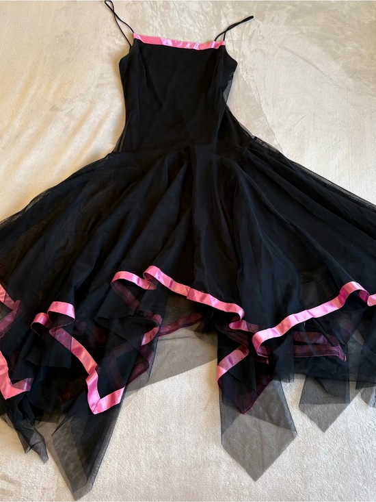 Windsor Dresses & Skirts - Windsor black dress with pink ribbon trim